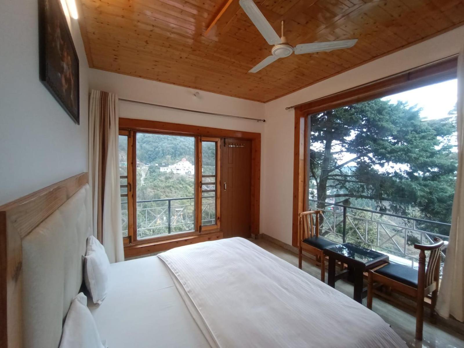 Hotel Himalayan Village Мусори Екстериор снимка