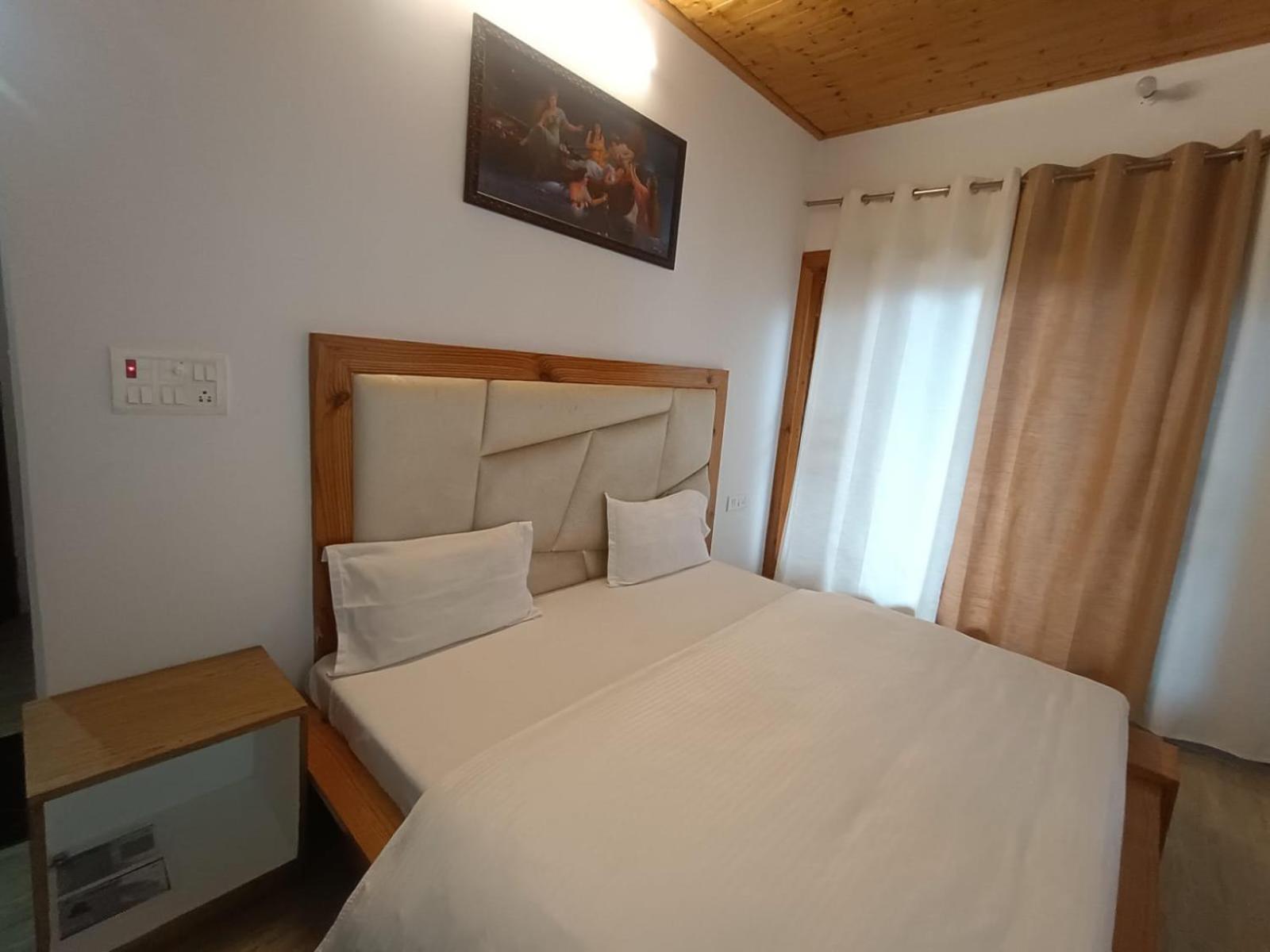 Hotel Himalayan Village Мусори Екстериор снимка