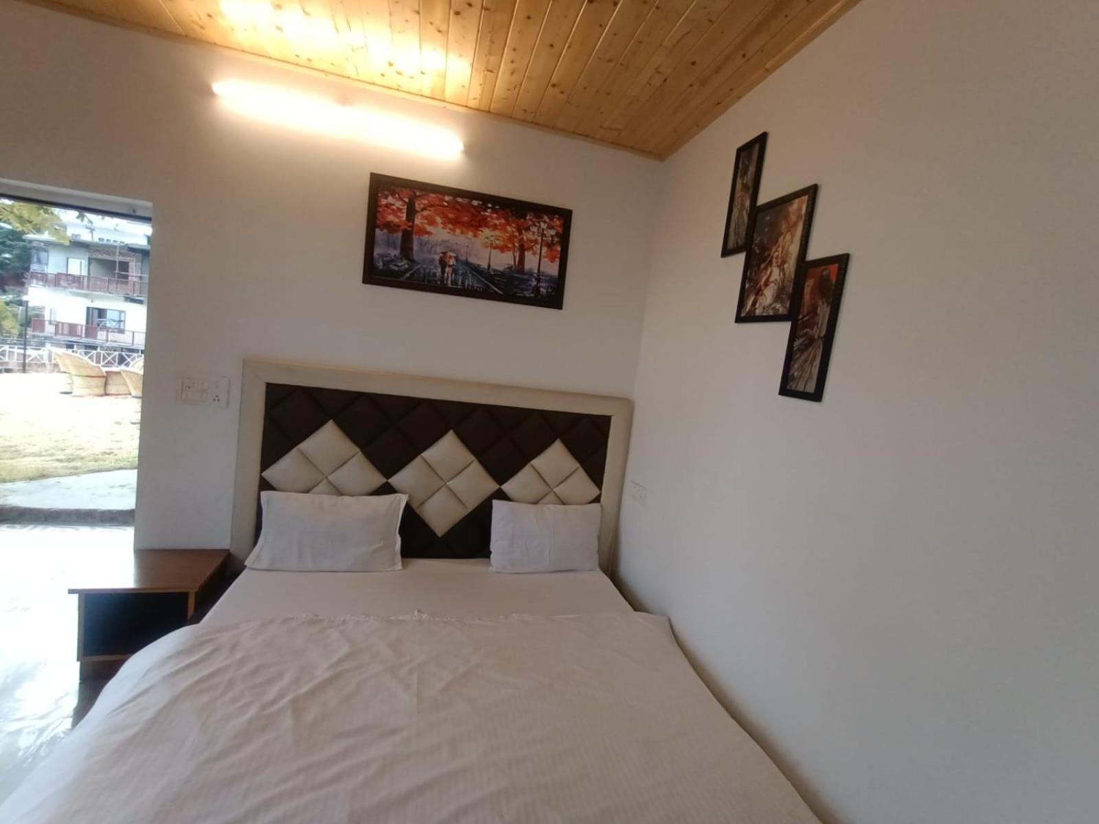 Hotel Himalayan Village Мусори Екстериор снимка